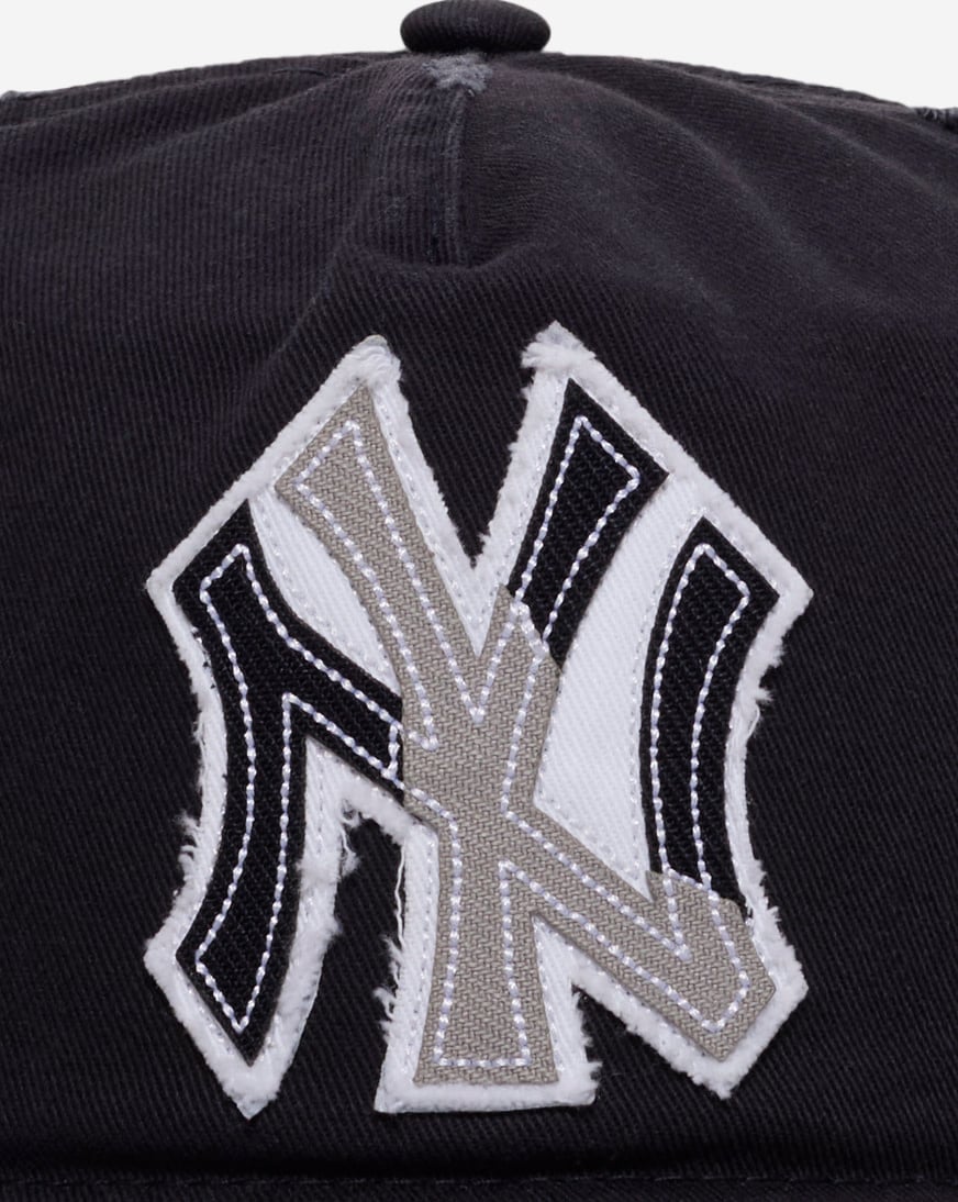 Shop New Era 19Twenty New York Yankees Frayed Snapback Hat