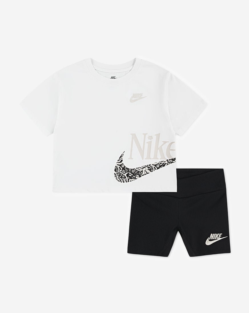 NICK&NICOLE☆FLOWER HALF TEE Nike SB Wild Flower T-Shirt - Black | Flatspot