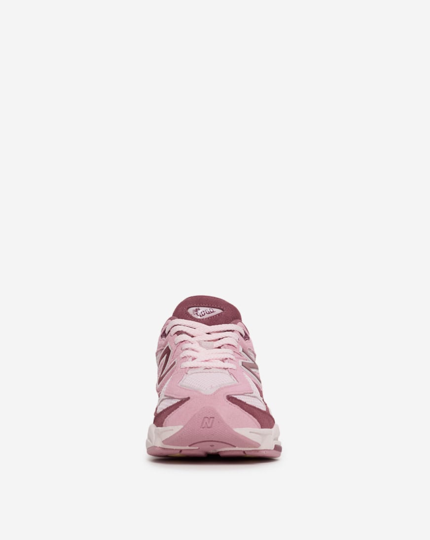Shop New Balance Grade School 9060 GC9060EP pink | SNIPES USA