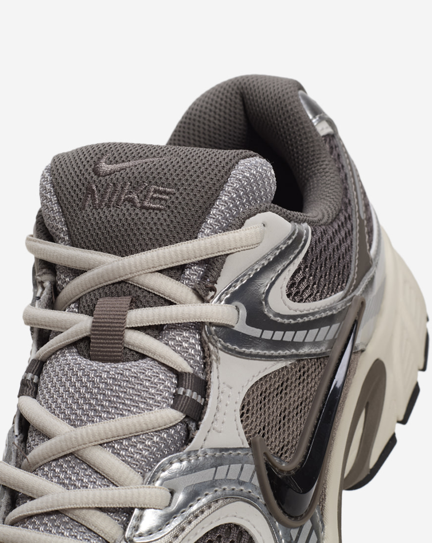 Shop Nike V5 RNR HJ5228-200 brown | SNIPES USA