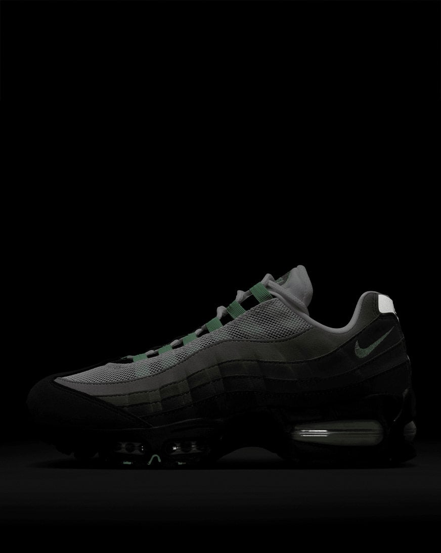 Shop Nike Air Max 95 Big Bubble HJ5996-005 black | SNIPES USA