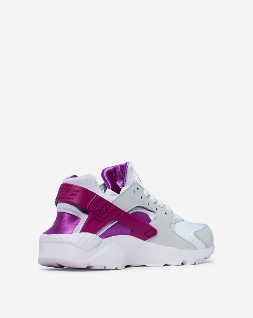 Shop Nike Grade School Huarache Run 654275-046 white SNIPES USA