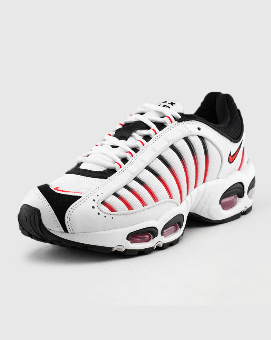 snipes nike tailwind