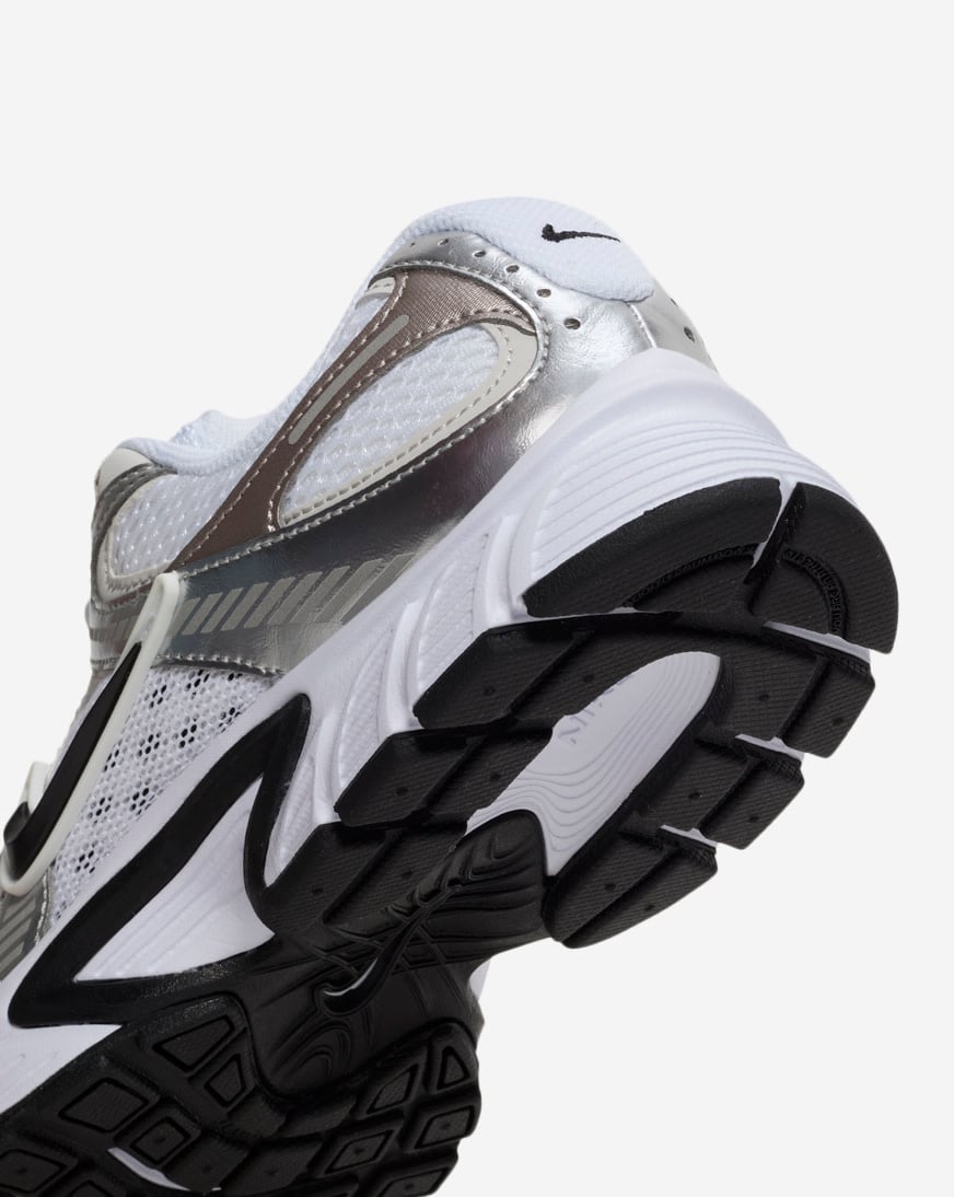 Shop Nike V5 RNR HQ7901-107 white | SNIPES USA