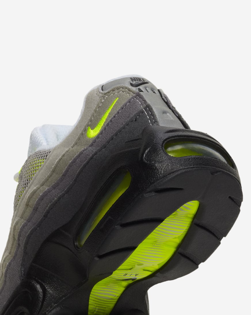 Shop Nike Little Kids' Air Max 95 OG 905461-050 black | SNIPES USA