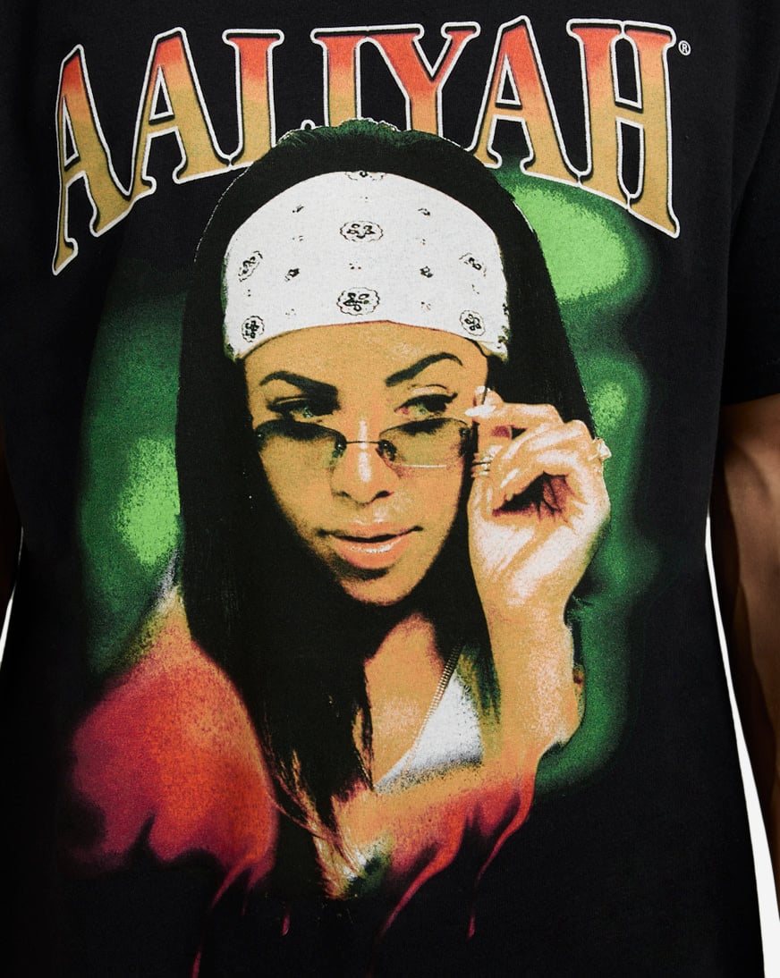Shop Graphic Tees Aaliyah Side Eye Tee ALH147094 black | SNIPES USA