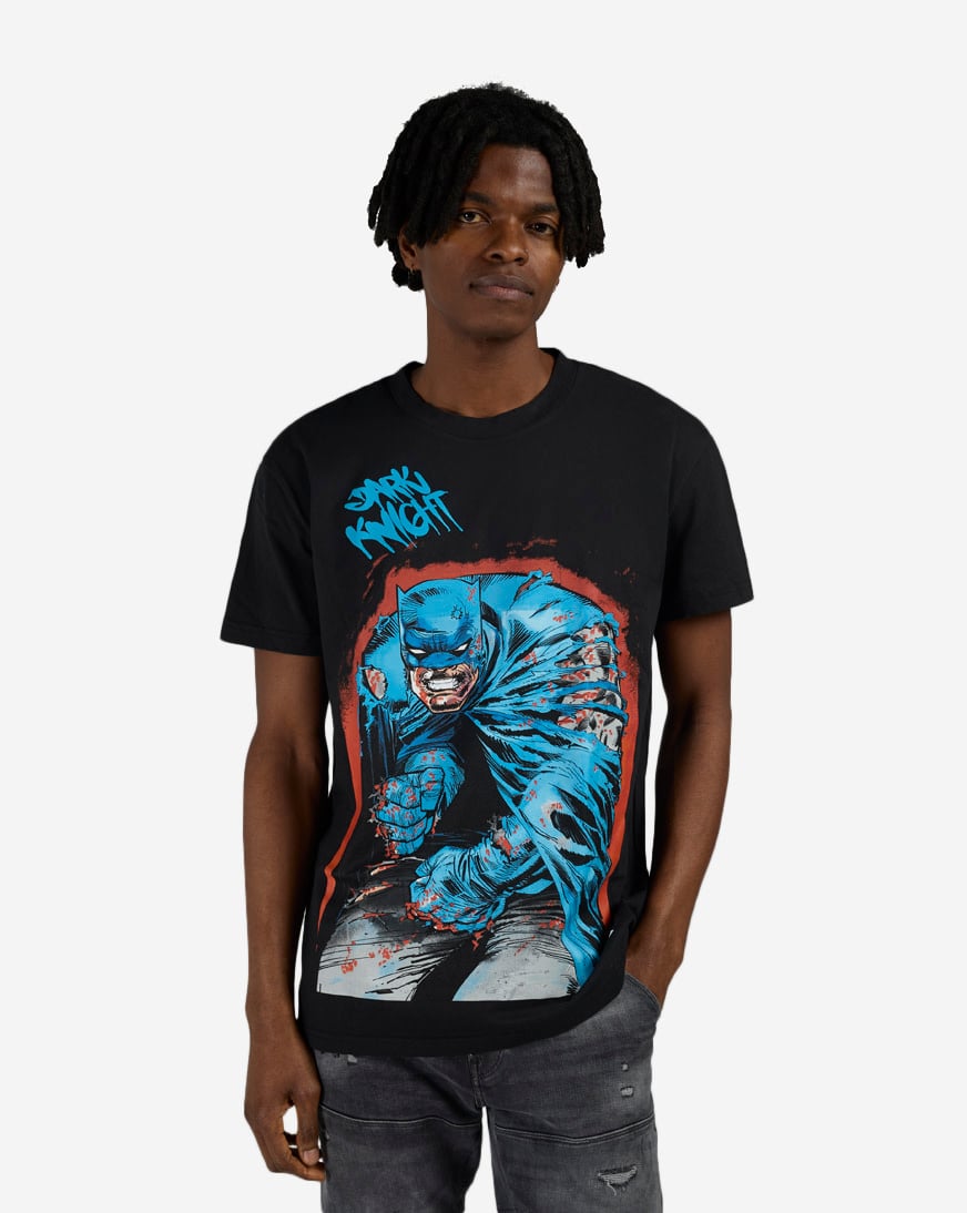 Shop Graphic Tees Batman Tee BMS6TM-310 black | SNIPES USA