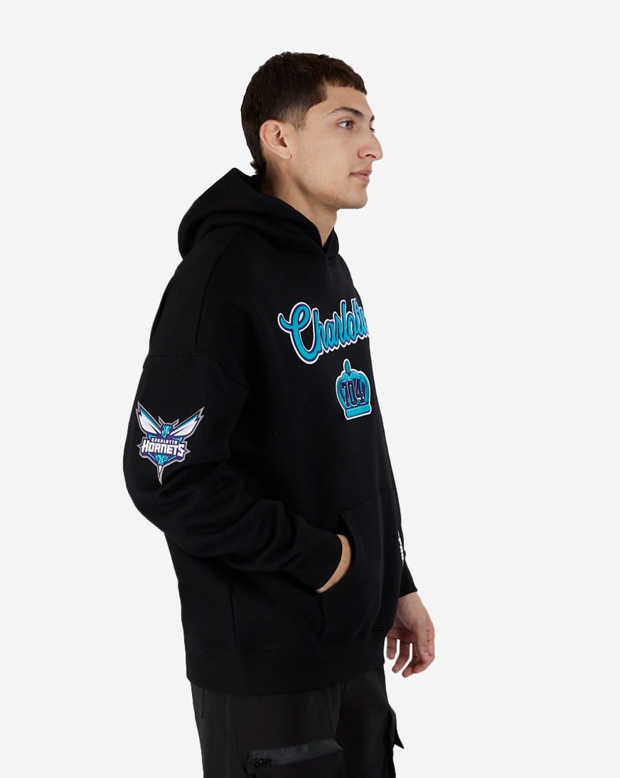 美品 Charlotte Lawrence Navy Blue パーカー L 美品 Charlotte