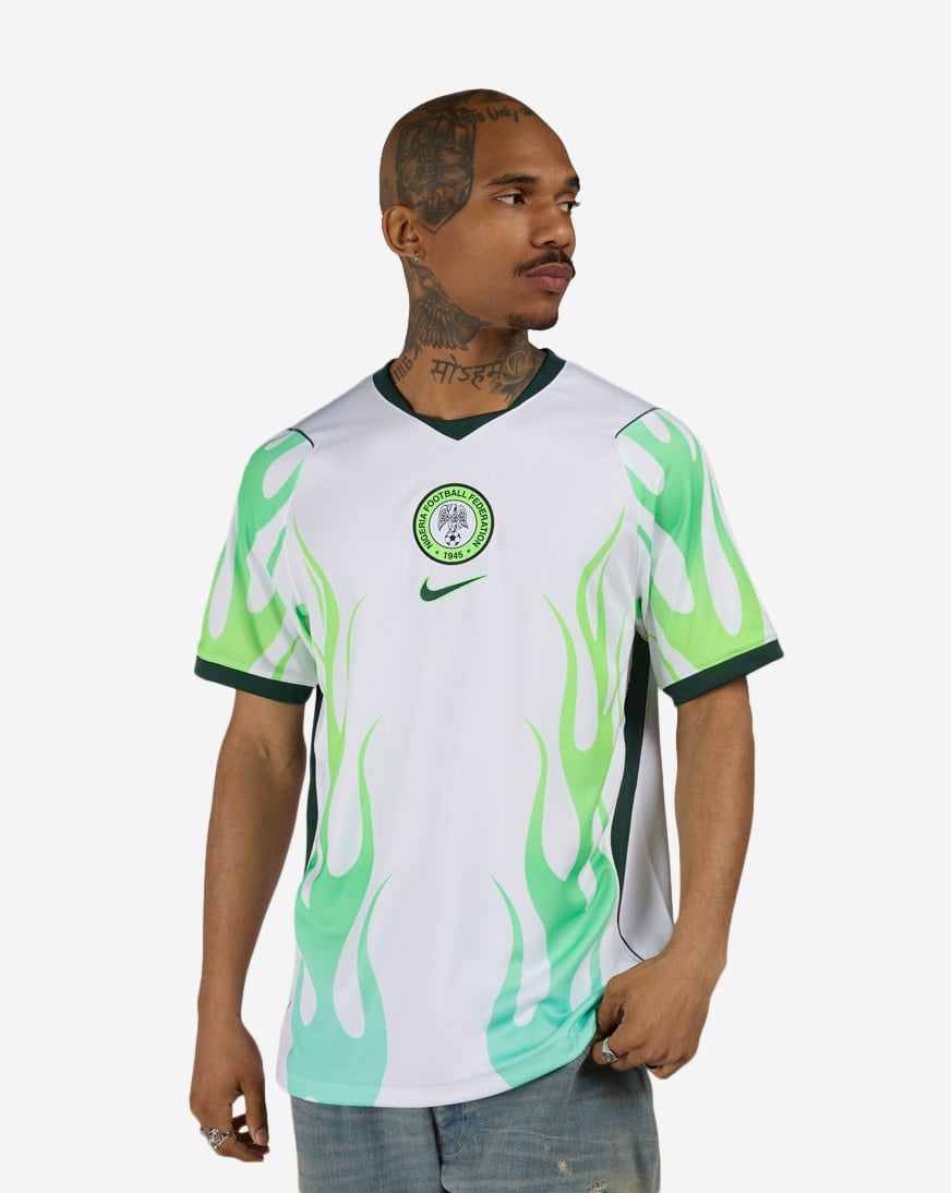 nike_ib5376-100_01.jpg