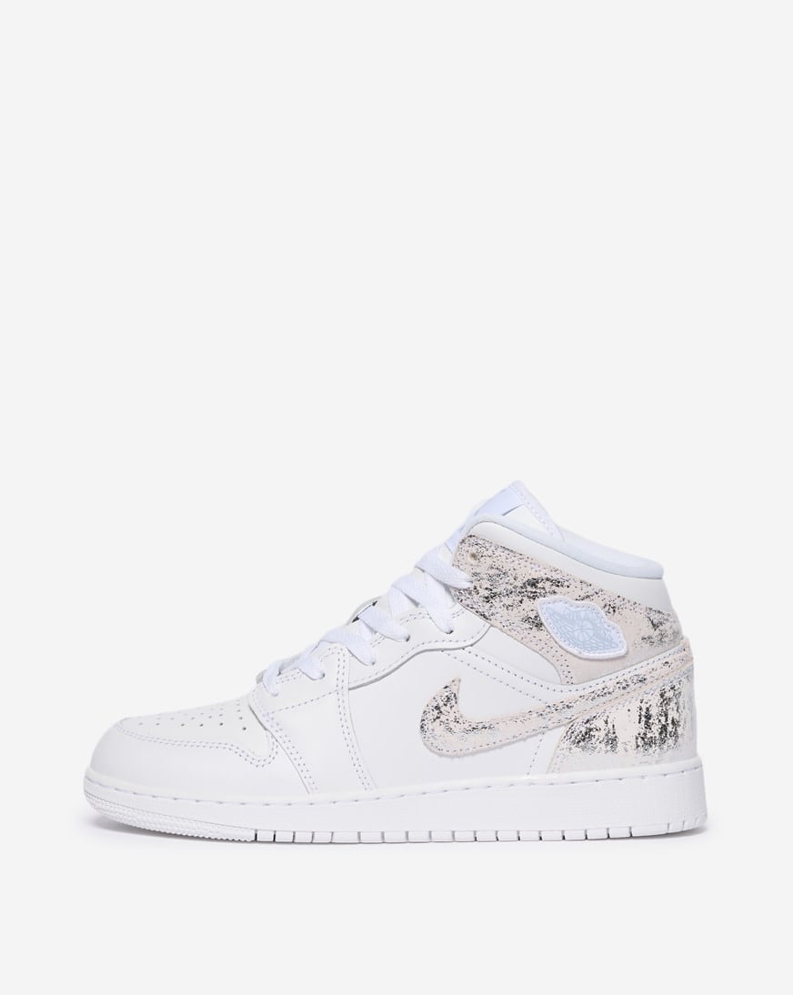 Shop Jordan Big Kids' Air Jordan 1 Mid IR2320-100 white | SNIPES USA