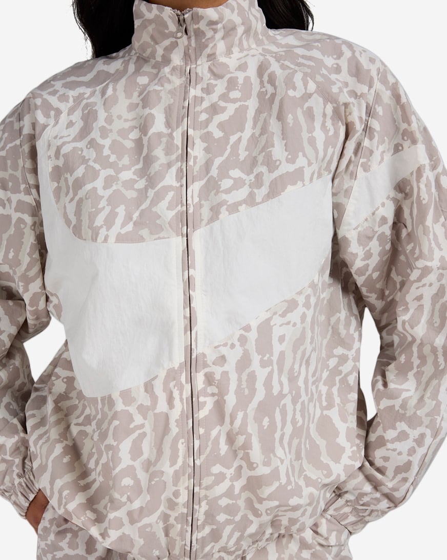 Shop Nike NSW Woven Printed Jacket IB7263-009 grey | SNIPES USA