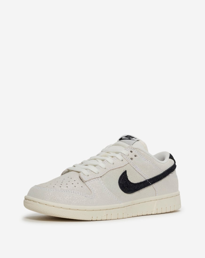 Shop Nike Dunk Low SE HQ3502-100 white | SNIPES USA display picture 3
