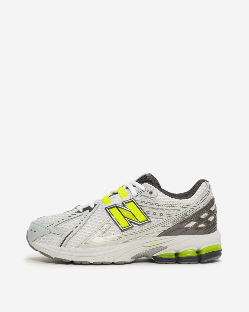 Shop New Balance Grade School 1906 G19066PA white | SNIPES USA