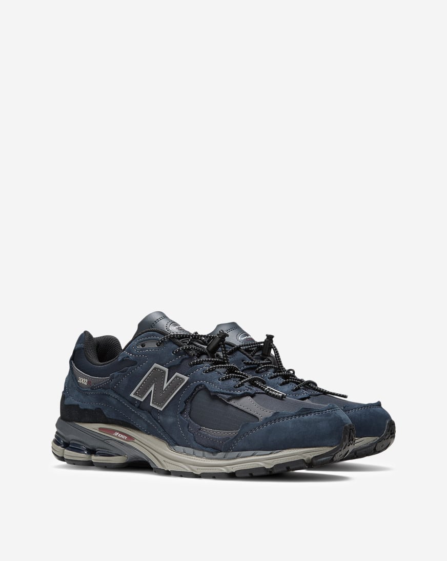 Shop New Balance 2002R M2002RDO grey | SNIPES USA 