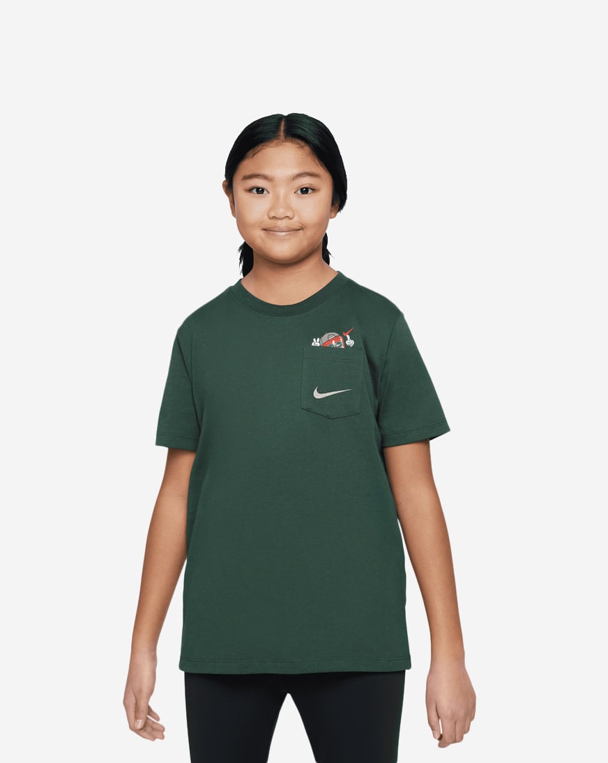 Shop Nike Big Kids' Pocket Graphic Tee HV5225-323 green | SNIPES USA
