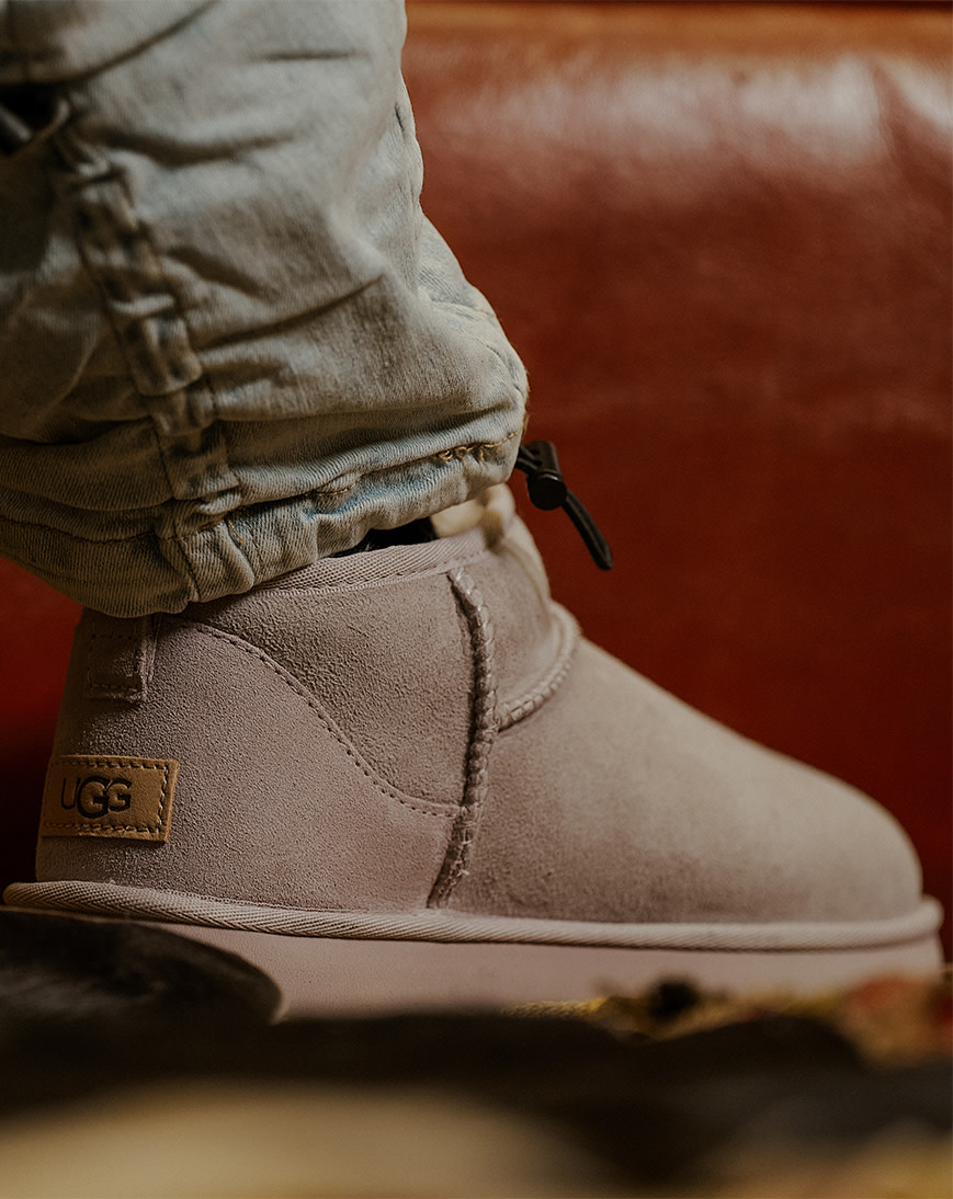 UGG アグ / CLASSIC ULTRA MINI 1137391-BLK_1.png?_s=RAABAB0
