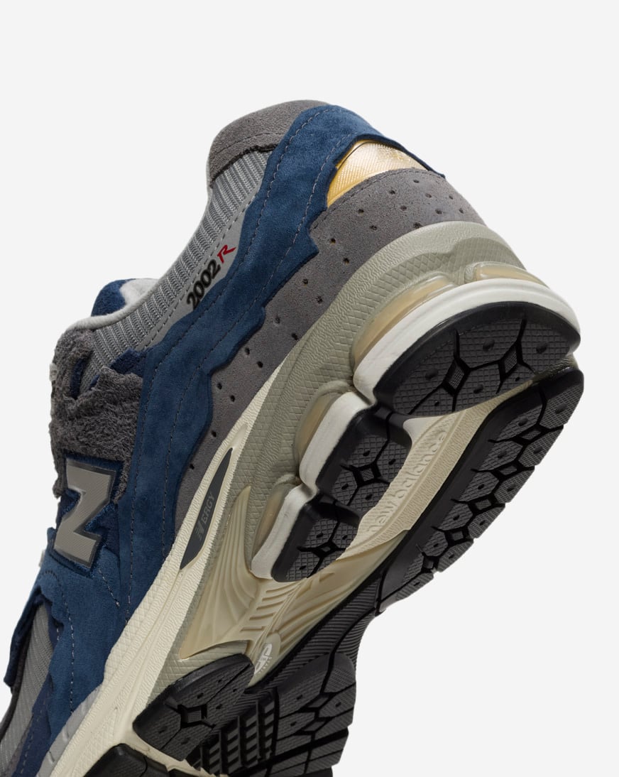 Shop New Balance 2002R M20024R5 blue | SNIPES USA