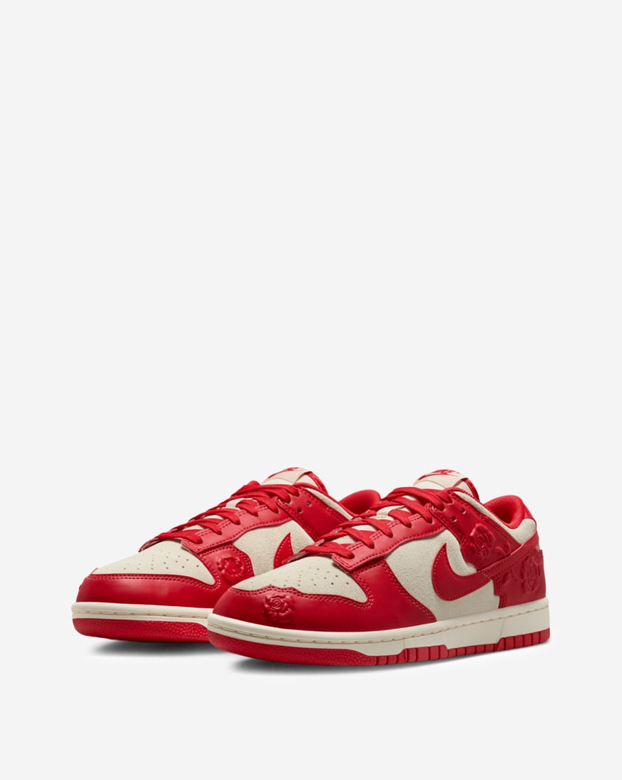 スニーカー NIKE W DUNK LOW HF1986-100 Shop Nike Dunk Low HF1986-100 red | SNIPES USA