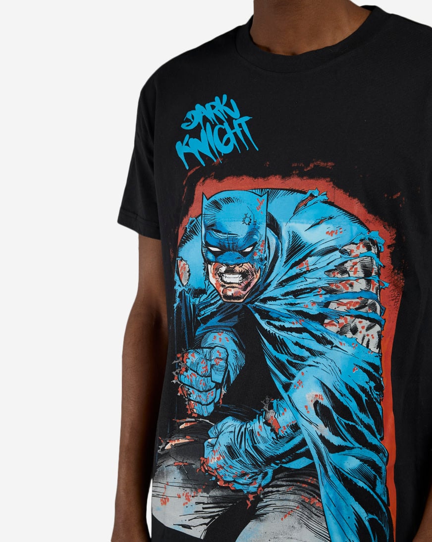 Shop Graphic Tees Batman Tee BMS6TM-310 black | SNIPES USA
