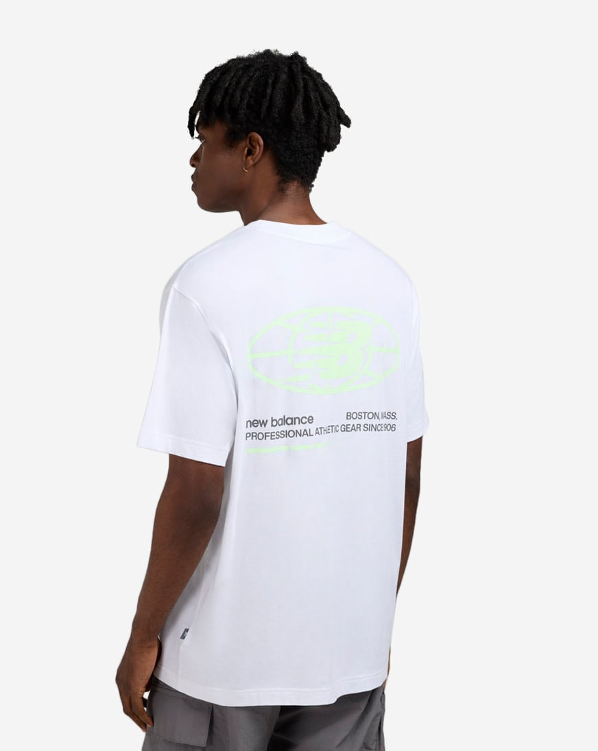 Shop New Balance Graphic Tee MT53641-WT white | SNIPES USA