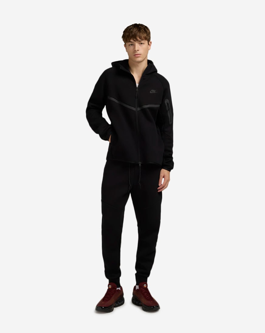 Shop Nike Tech Fleece Joggers HV0959-010 black | SNIPES USA