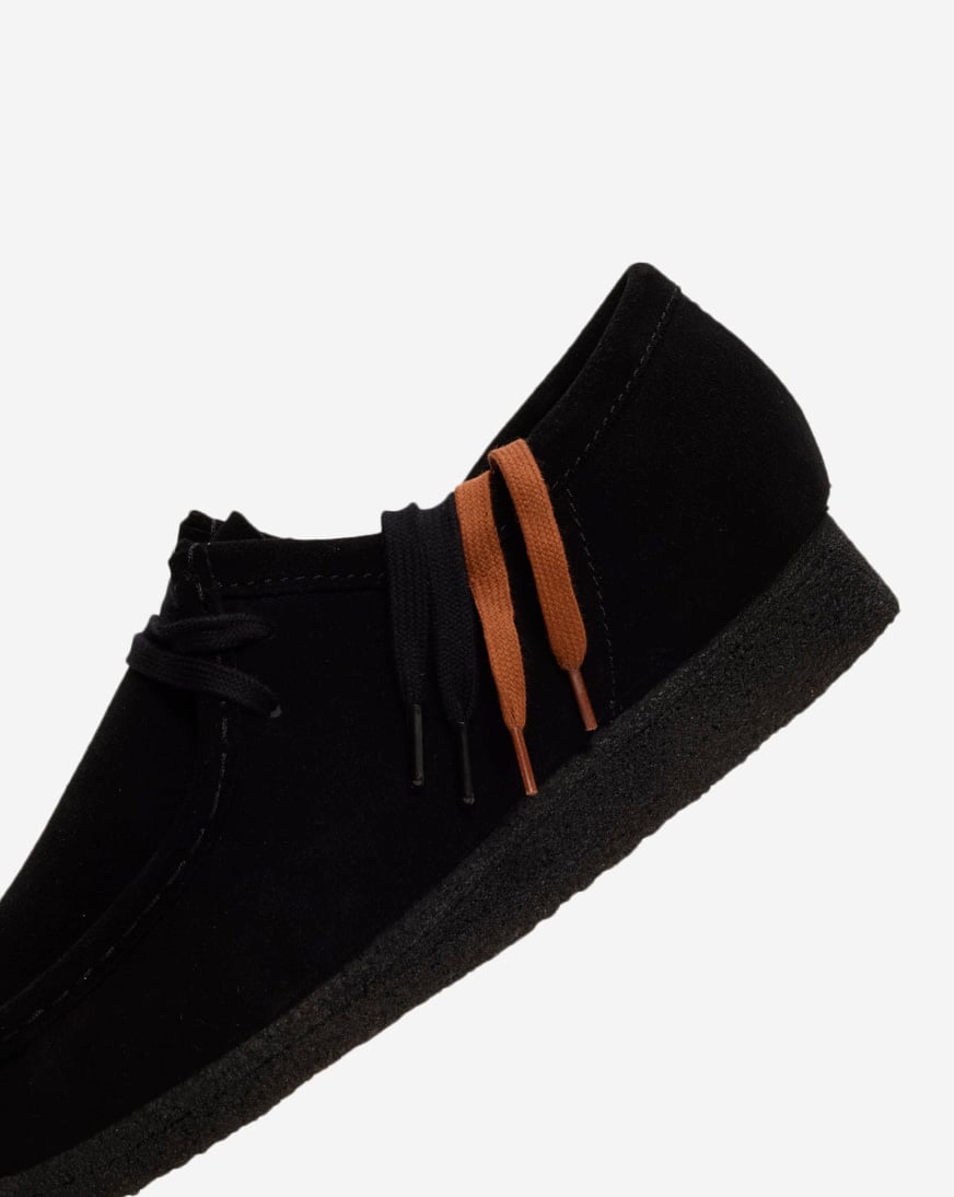 Shop Clarks Wallabee Suede 26155519 black | SNIPES USA