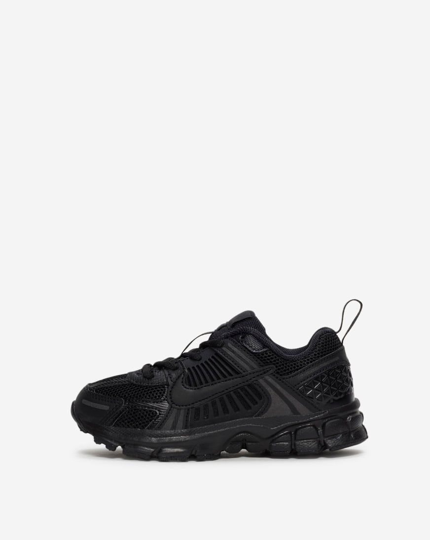 Shop Nike Little Kids' Zoom Vomero 5 IR4587-007 black | SNIPES USA