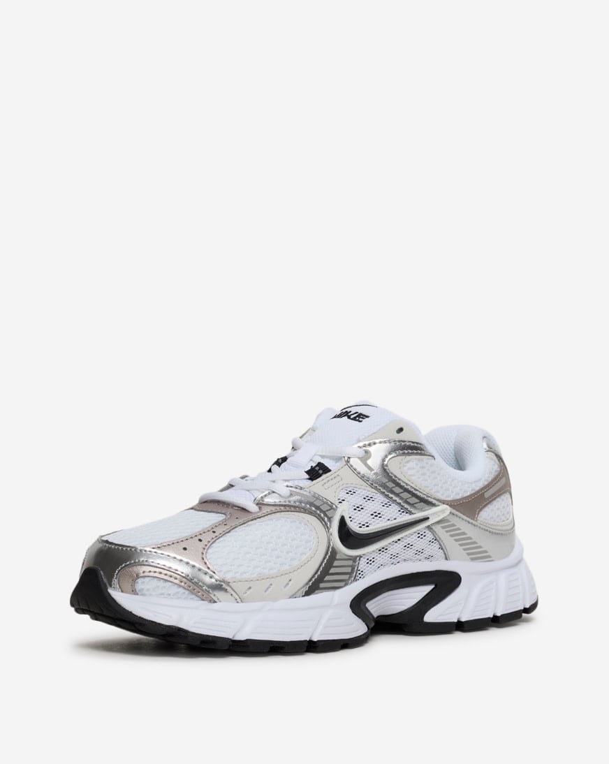 Shop Nike V5 RNR HQ7901-107 white | SNIPES USA