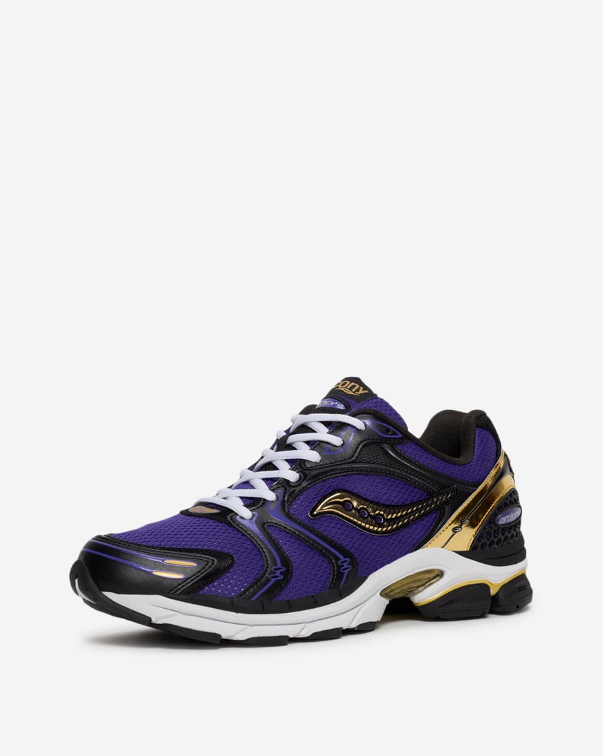 Shop Saucony ProGrid Triumph 4 S70805-16 purple | SNIPES USA display picture 3