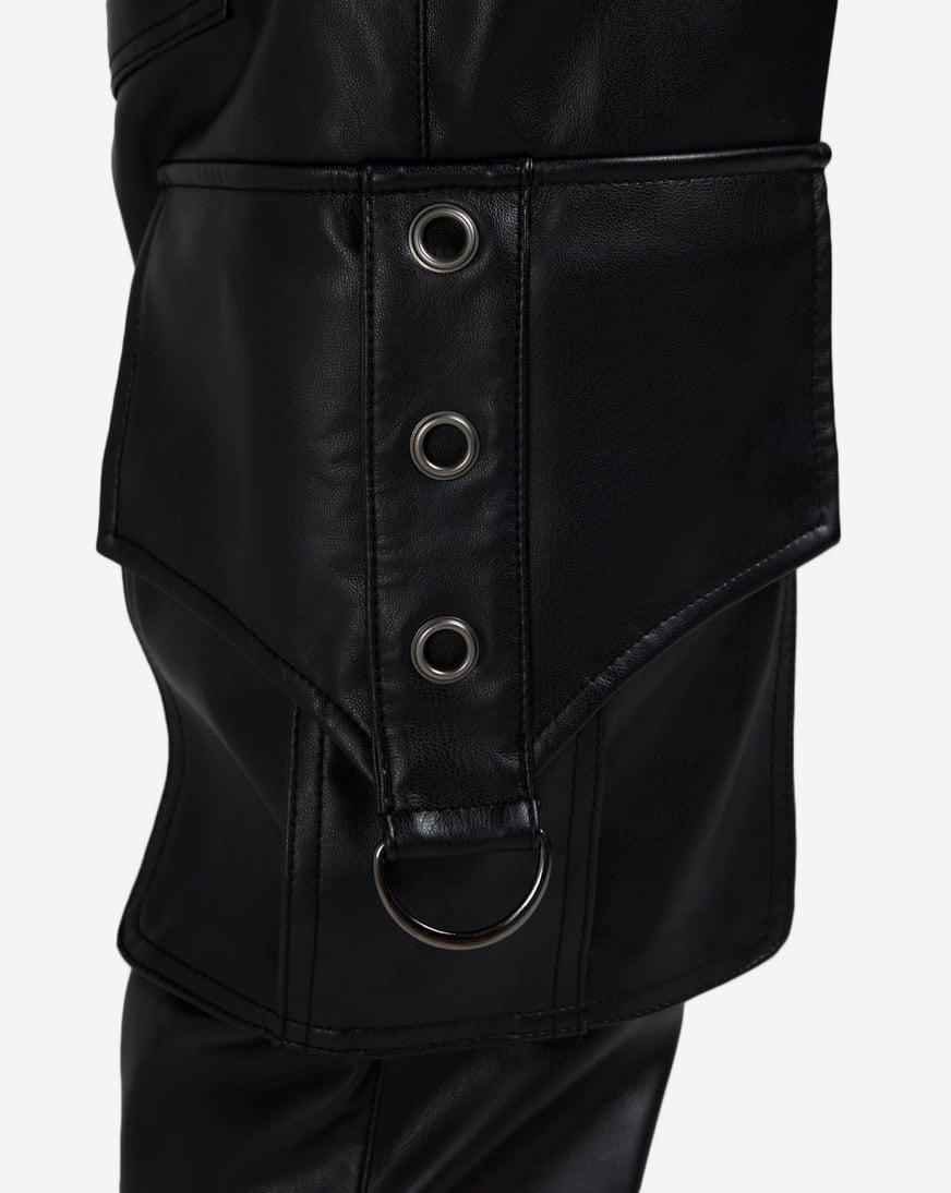 Shop Smoke Rise Cargo PU Pants WP25693SNZ-BLK black | SNIPES USA