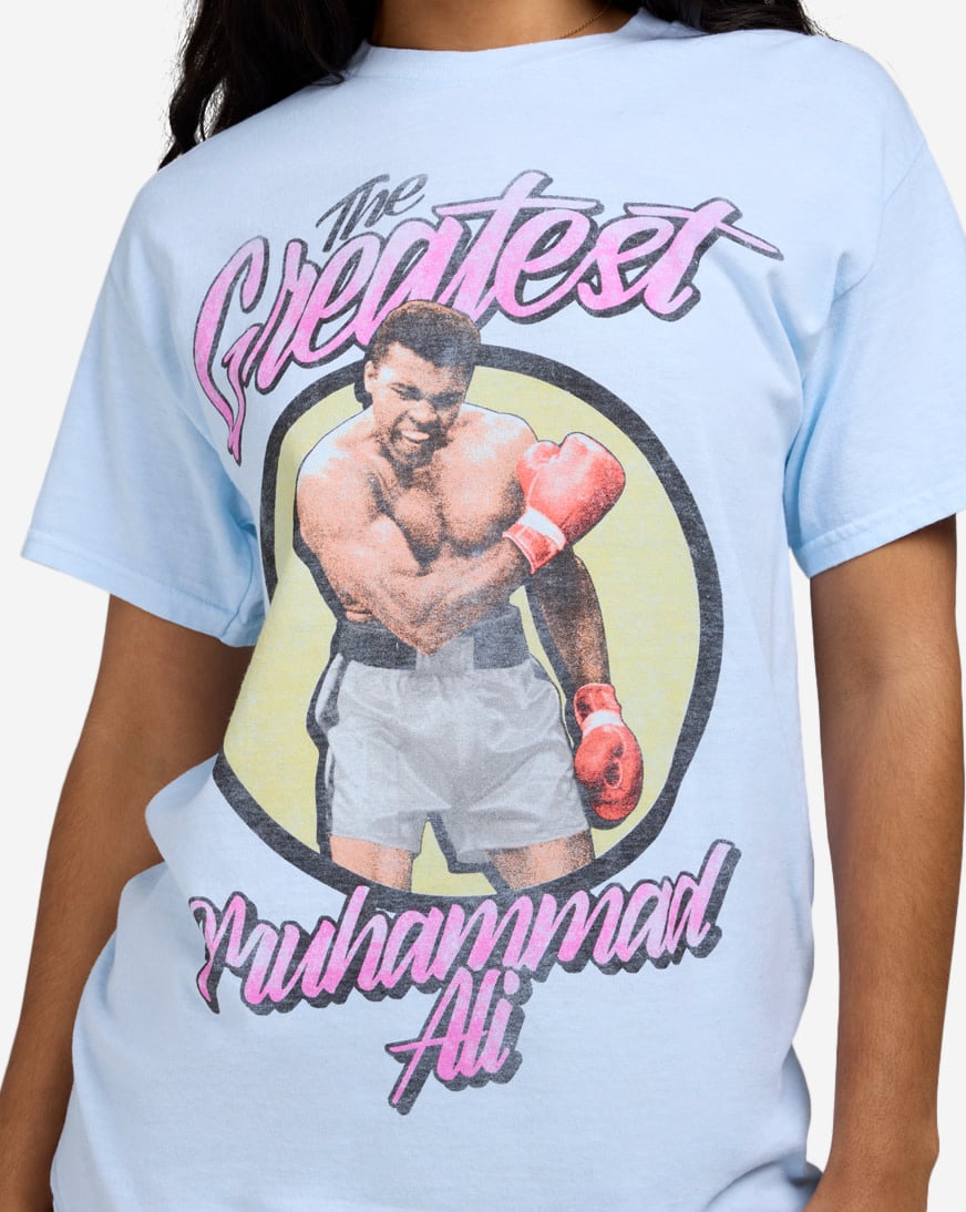 Shop Graphic Tees All The Greatest Tee MUA1190XX blue | SNIPES USA