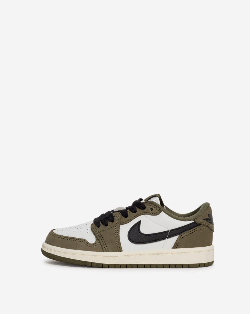 nike_hq6996-200_01.jpg