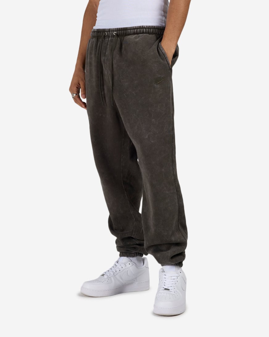 Shop Nike NSW Club Cuffed Fleece Pants IQ1218-355 green | SNIPES USA