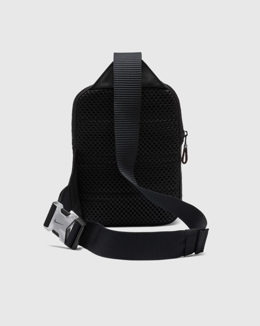 nike essential hip pack