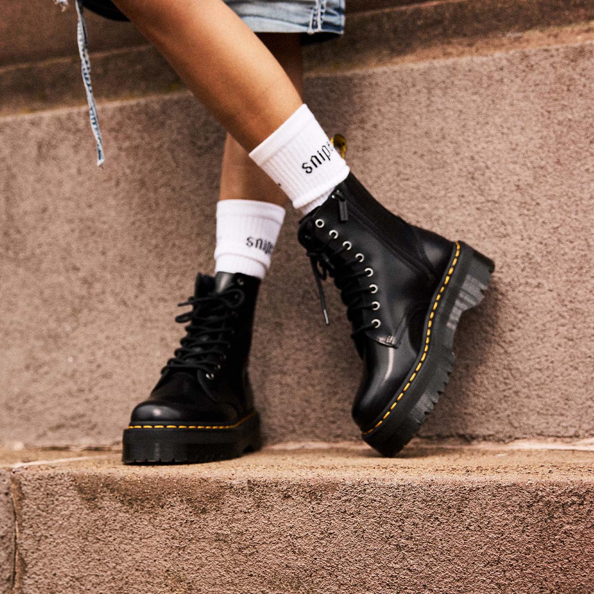 BOOT UP. STAND OUT