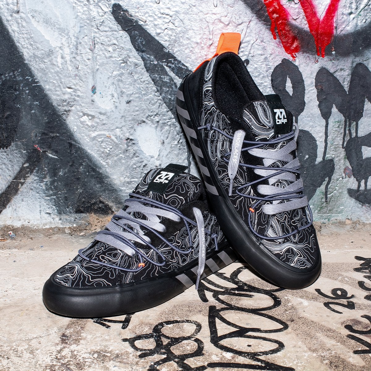 L/AB C/O OFF-WHITE&trade;