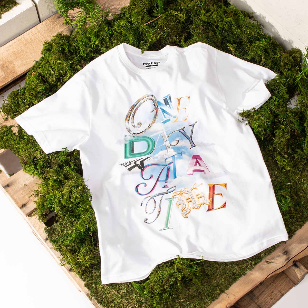 GRAPHIC TEES