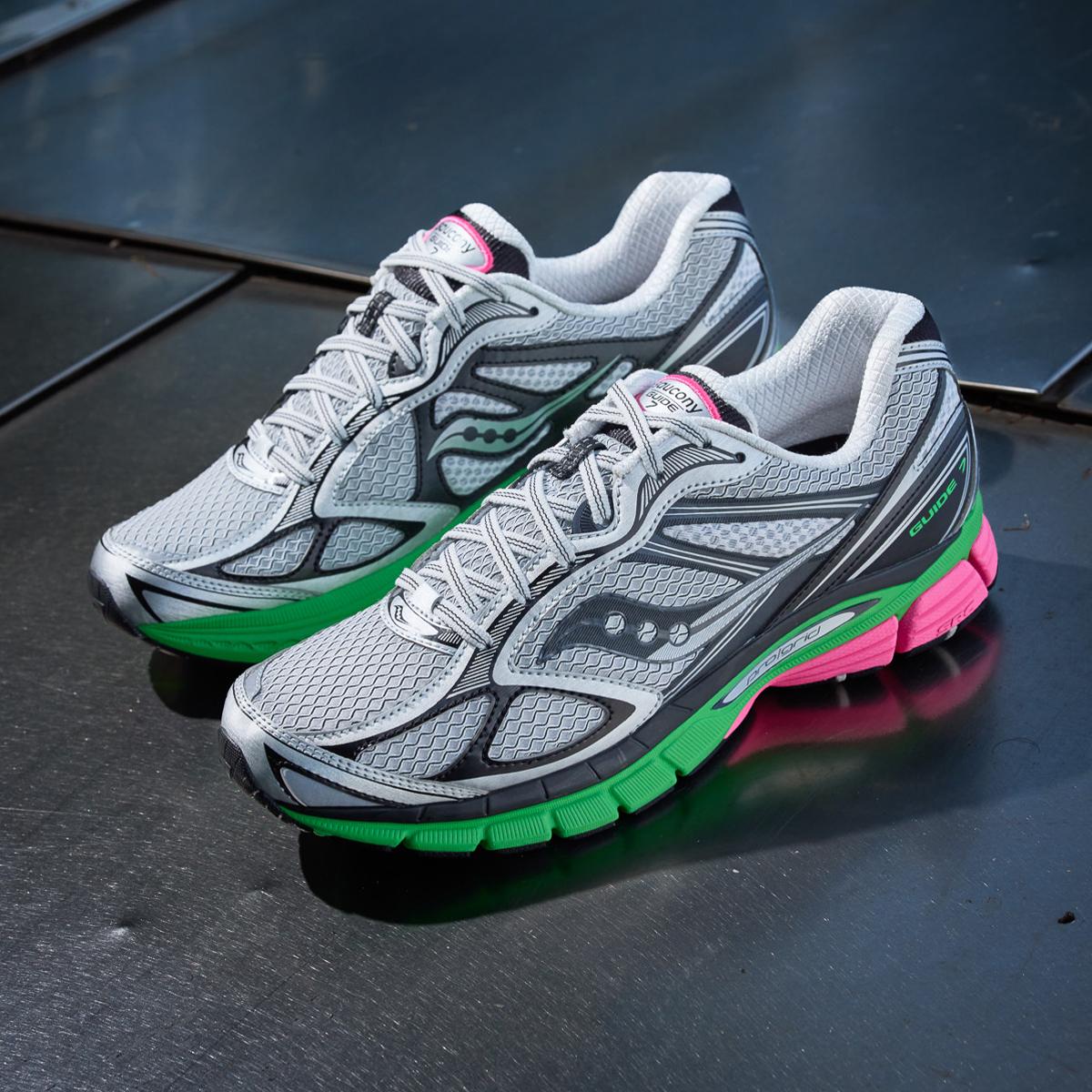 SAUCONY